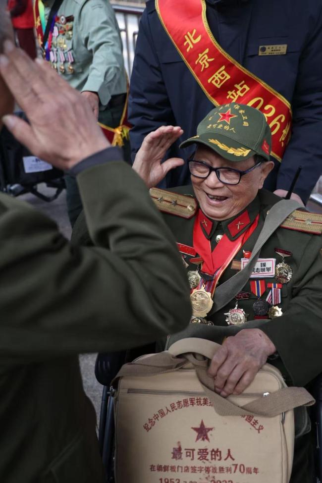 75名志愿军老兵抵达北京 圆梦之旅开启