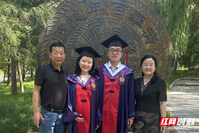 “感动中国”的江梦南生宝宝了