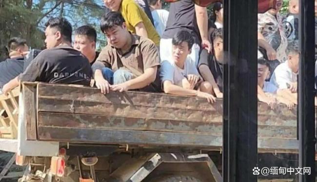 实拍：缅甸多个诈骗园大量人员出逃 妙瓦底上演万人大逃亡