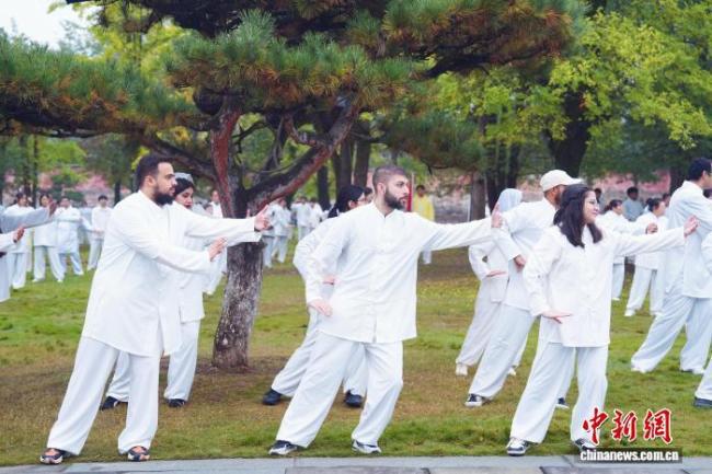 国际武当太极文化节在湖北武当山开幕