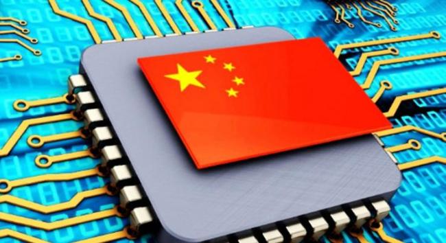 解放军首次展示机器狼冲滩!两栖战车送上滩头,带着步枪杀向敌军