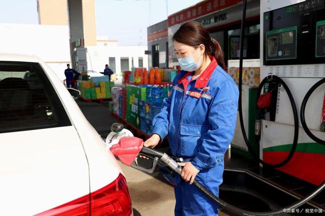 油价要跌！92号汽油或降0.3元 全国油价下调在即