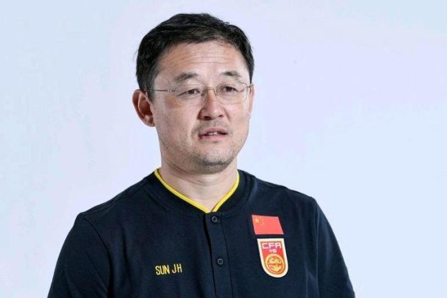 名记再批孙继海：把青训搞成园区！日本赔偿金才5千，你敢要266万 对比程远免费转会引发热议