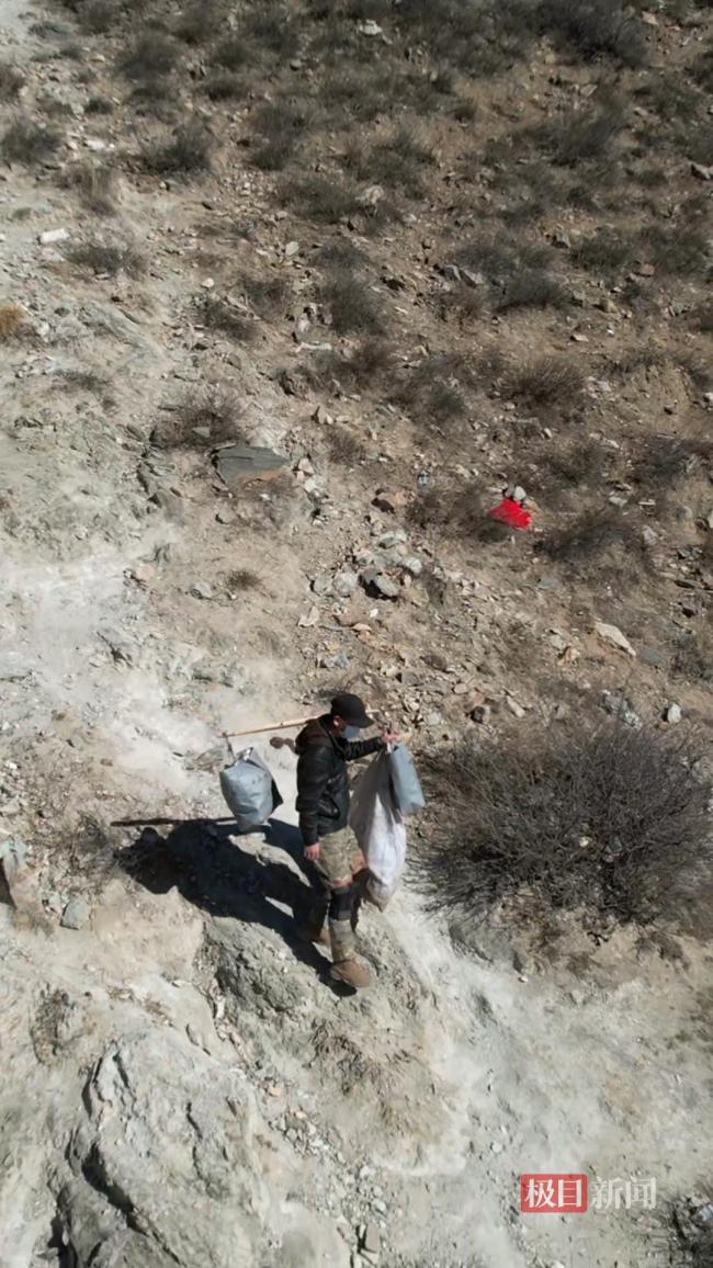 銀行員工堅持十年節(jié)假日進山撿垃圾 大青山清道夫的環(huán)保之路