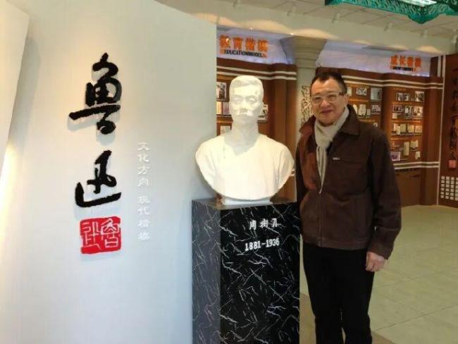 鲁迅长孙吊唁许绍雄 缅怀“香港绿叶王”