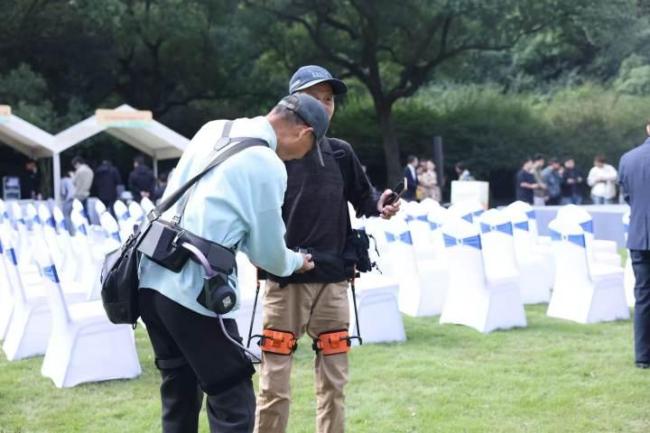 老人需要什么样的养老机器人 智能助老新体验