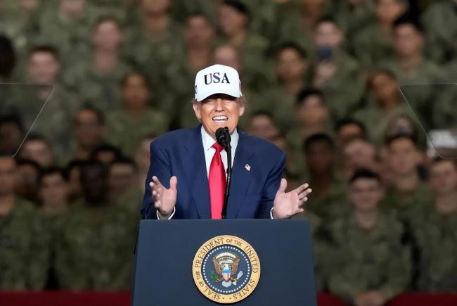 特朗普下令让美航母改回蒸汽弹射