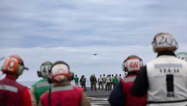 美航母30分钟连摔两机原因何在 电磁干扰疑云