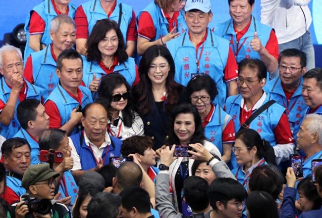 郑丽文喊“台湾不是提款机”，岛内作家揭国民党2028“大选”主轴