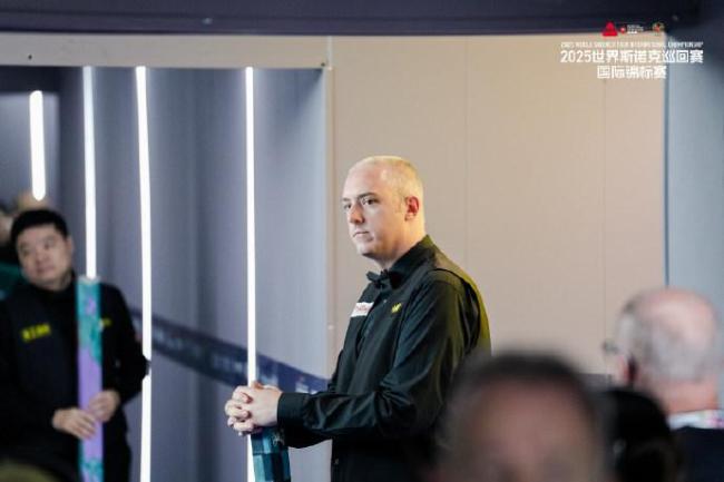 丁俊晖国锦赛首秀4杆破百，6-0零封对手晋级，极限切球太帅了