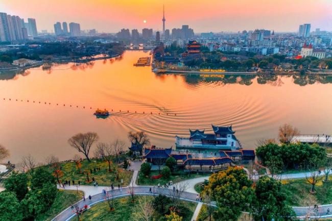 “苏超”夺冠后,泰州市官宣→