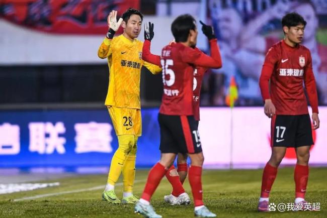 2轮送3球 骂球迷!亚泰红星遭名宿怒喷:玷污我17号,降级强留废掉他