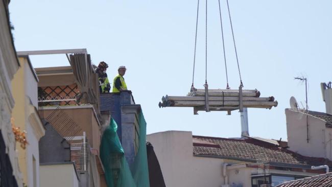 罗马斗兽场附近古建筑坍塌 中世纪塔楼突发垮塌