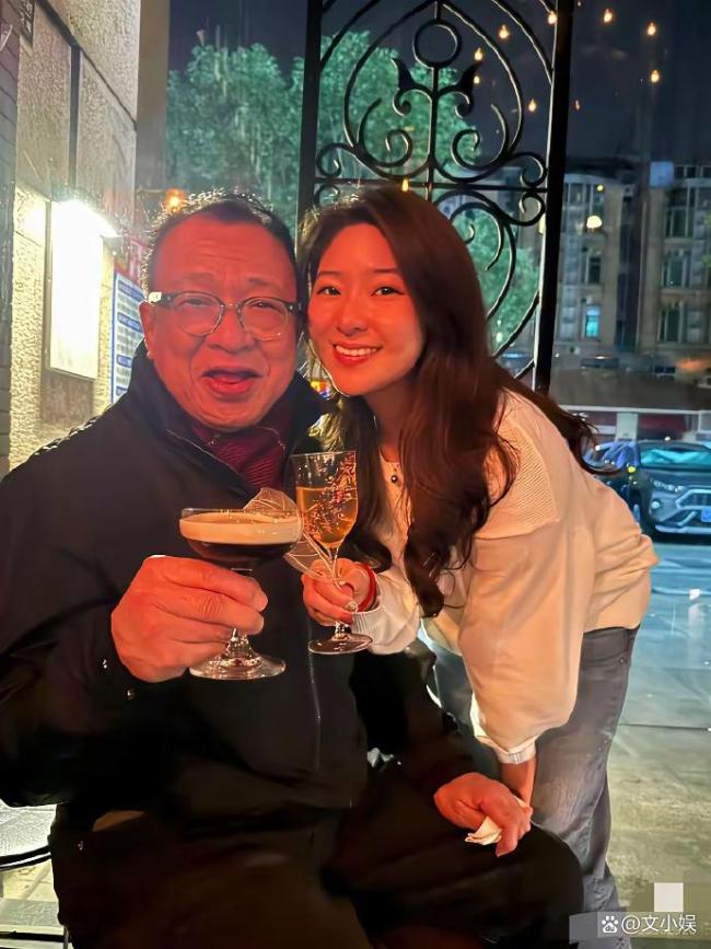 许惠菁发文悼念父亲许绍雄 深情告别传奇一生