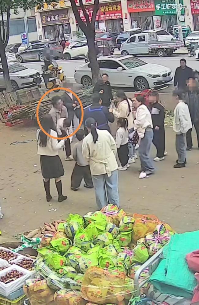 男童突发热性惊厥家长误以为食物卡喉