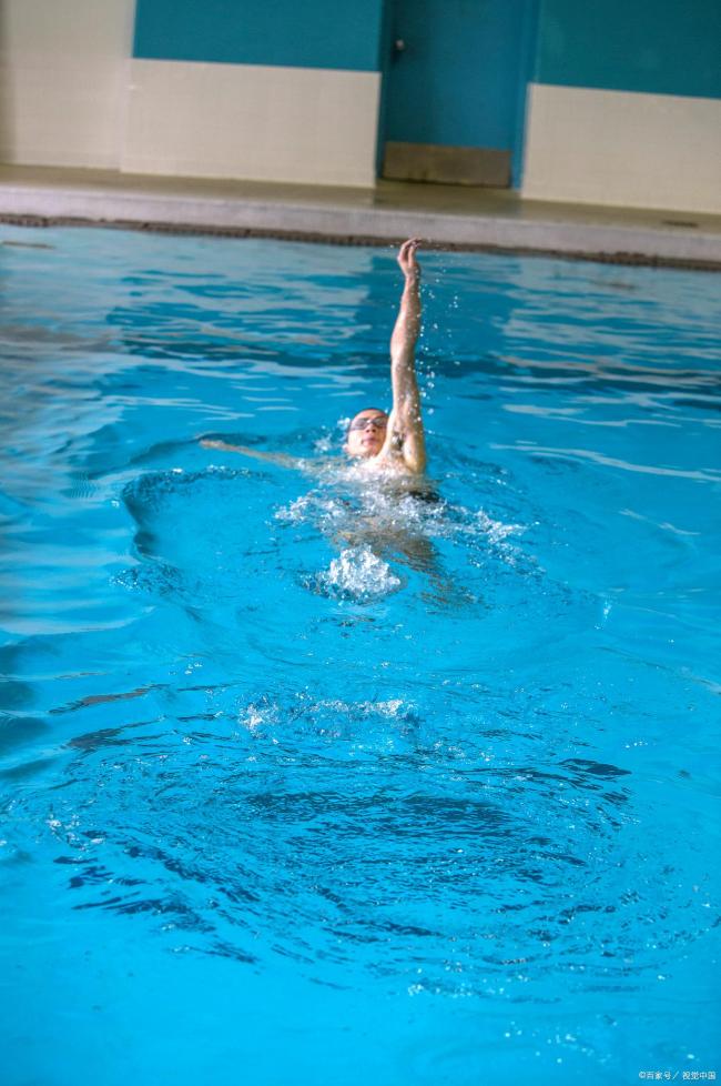 全红婵成名一跳 完美演绎水花消失术