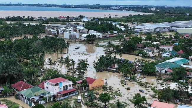 航拍菲律宾台风“海鸥”受灾情况 52人死亡70万受灾