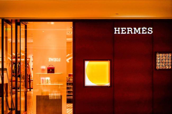 爱马仕回应，将蘑菇镇纸定价为23000元，因价格过