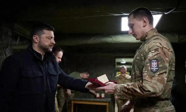 泽连斯基亲临红军城前线有几个目的 提振士气与国际支持