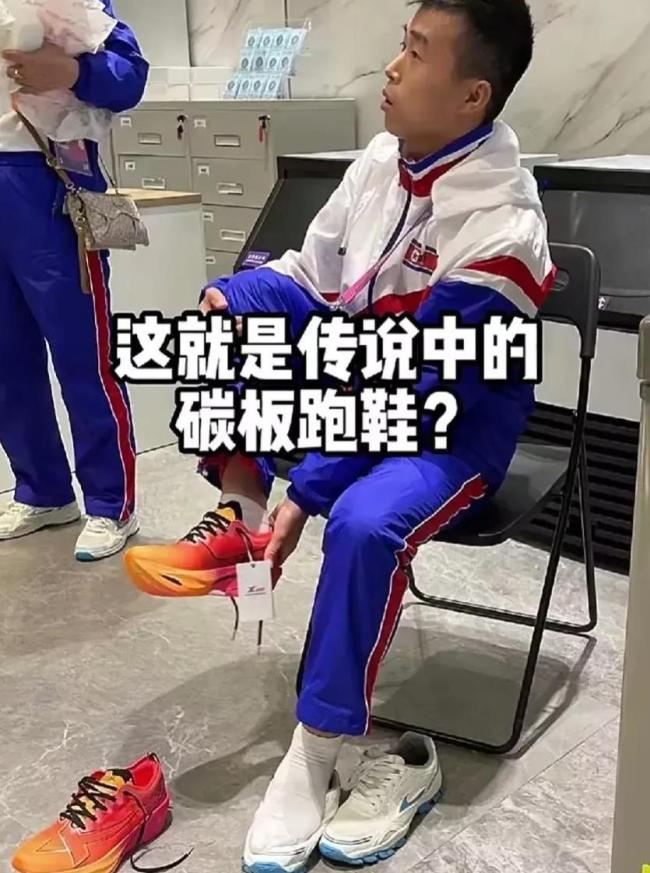 孩子跟风买的碳板鞋或成毁脚利器!