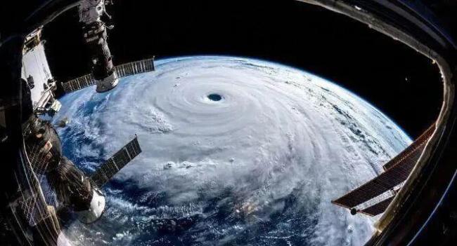 地磁暴预警!就在今明两天 太阳耀斑引发极光奇观