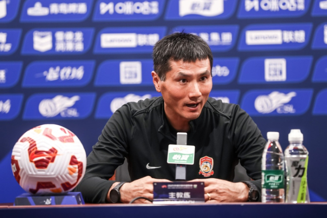 曝國足若選洋帥起步價800萬：邵佳一不到100萬，還不是長約：超級省錢成關(guān)鍵