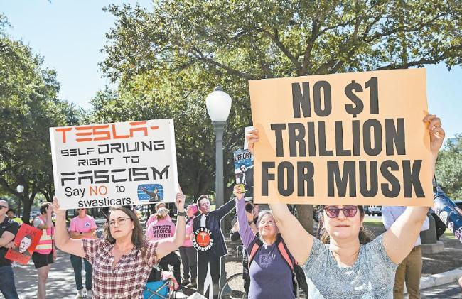 馬斯克或?qū)⒊蔀槭澜缡孜蝗f億富翁 天價薪酬引發(fā)熱議