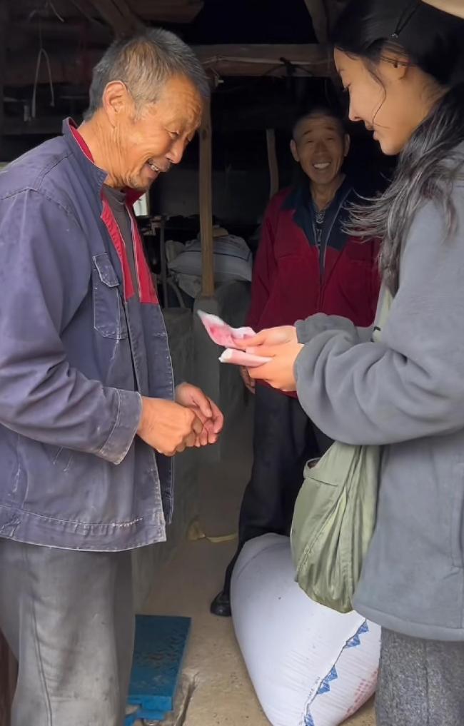 李福贵直播间卖小米上架秒空 助农初心感动粉丝