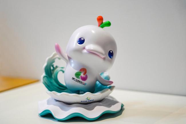 十五运吉祥物花式整活 倒立起舞 岭南非遗点亮珠江夜