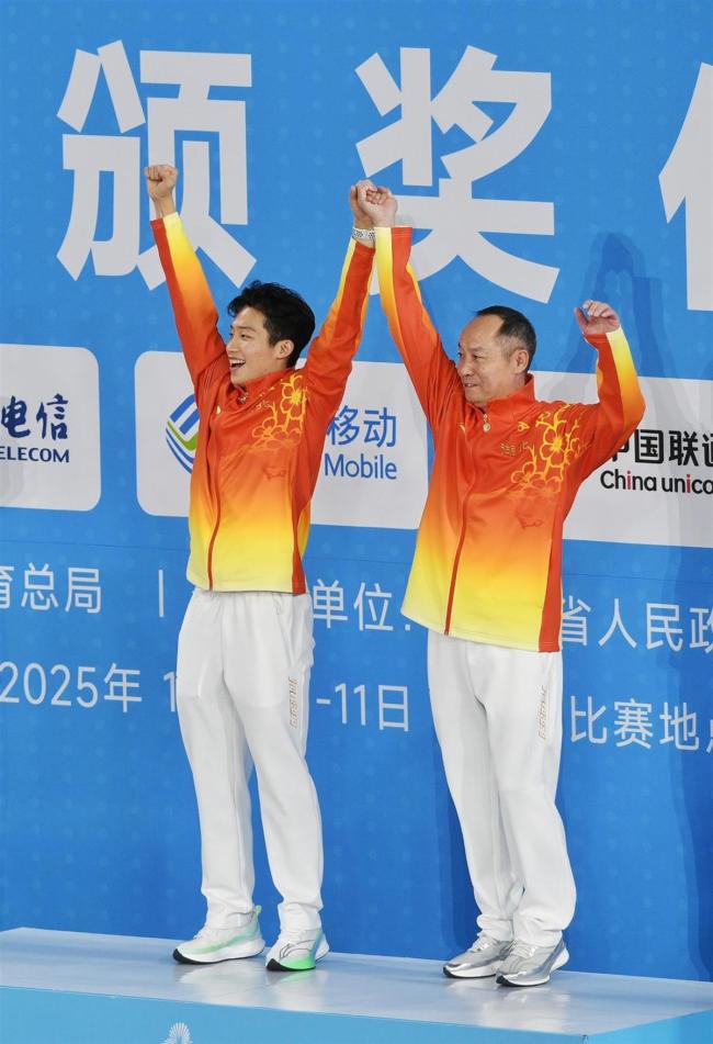 男子三米板湖北队“双源”包揽前二 王宗源加冕“双金王”