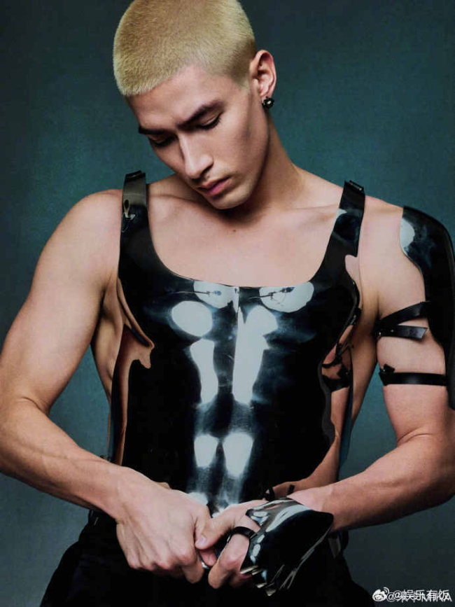 米卡在京东直播说猕猴桃头太冷了