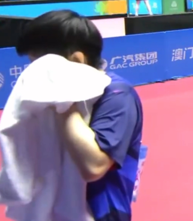 开门红!孙颖莎4-0刘炜珊 世界第一统治力尽显