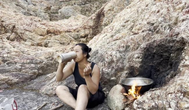 女孩勇闯海岛求生赛获季军 35天减重28斤