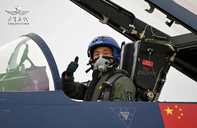 空军微电影说有新家伙 藏着大信号