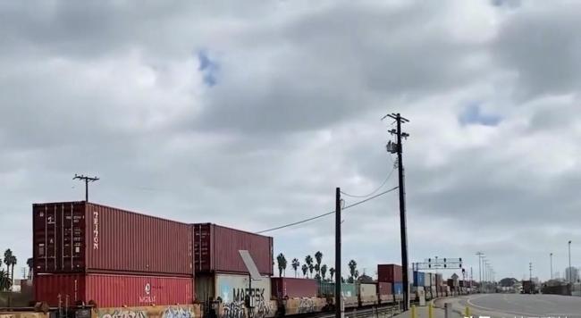 特朗普拟向民众发关税红利谁来买单 民众钱包变瘪真相