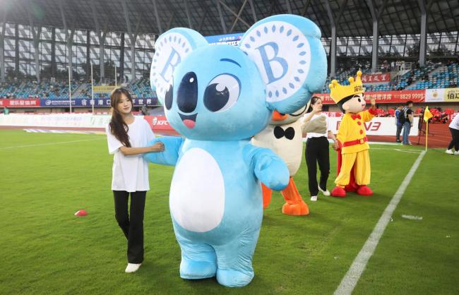 全运会“大湾鸡”表演倒立超可爱 网络迷因走红