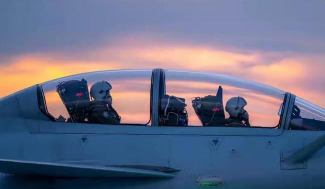 空军微电影说有新家伙 藏着大信号