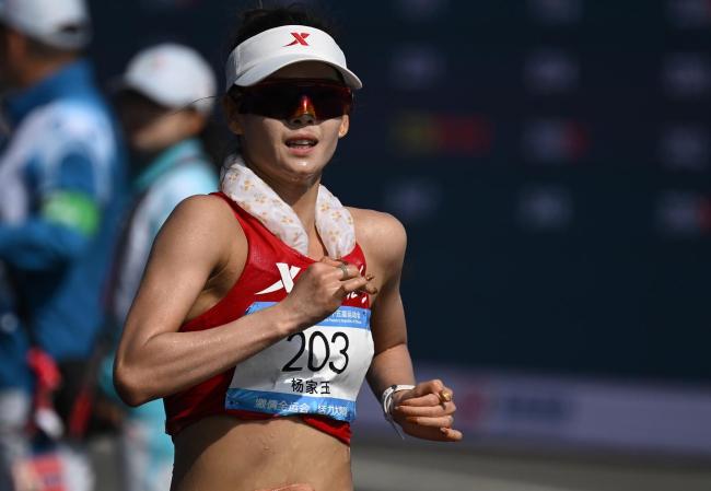 无惧奥运冠军追赶，竞走女神创造历史，成全运会三连冠首人