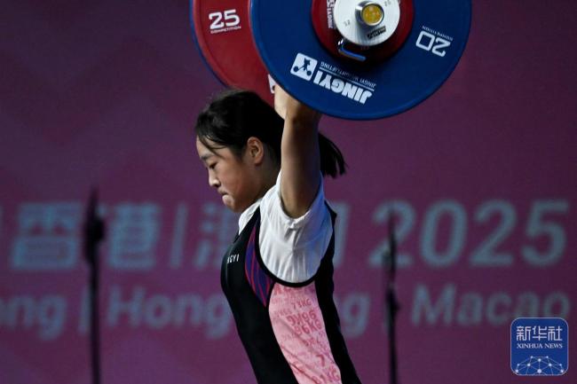 全运会女子55公斤级举重魏婷娜夺冠 福建选手摘金