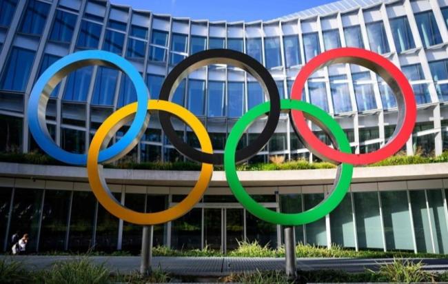 国际奥委会名誉主席体验醒狮击鼓 中国体育升维信号