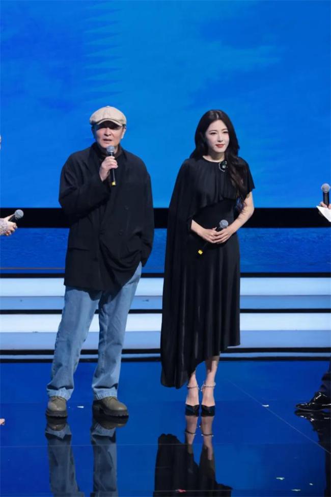 黄渤周冬雨携手金鸡,共启电影新篇章