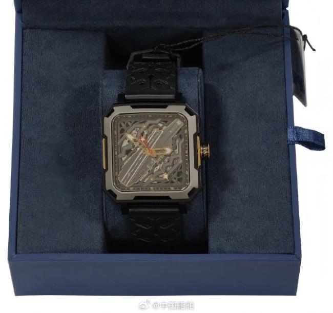 中船邀26年前捐钱建航母小哥参观 初心见证强军梦