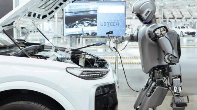 馬斯克的對(duì)手真的來(lái)了 小鵬人形機(jī)器人引發(fā)熱議