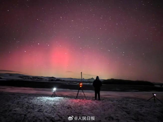 北京极光 肉眼可见的粉色绿光奇观