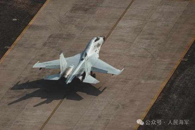 高清大圖！沉浸式感受海軍航空兵超燃訓練現場