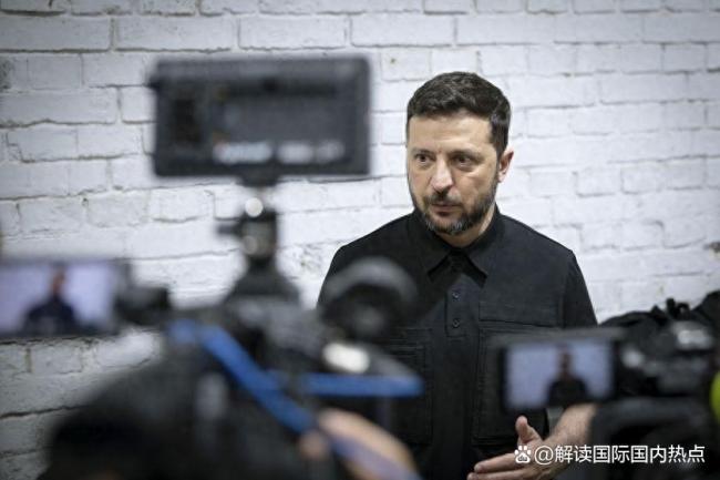 泽连斯基“朋友圈”被西方削弱 英雄光环褪去