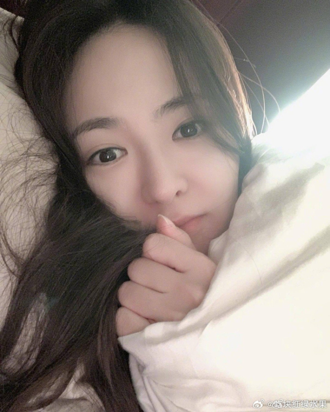 金钟大妻子公开社交账号 粉丝们可以去送祝福了