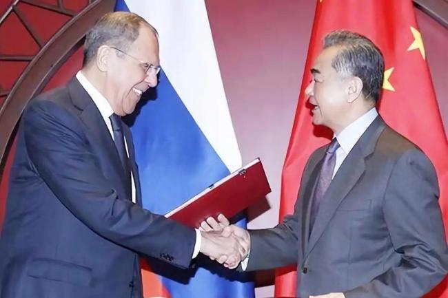 俄外长为何强调中俄坚持不结盟 超越传统同盟的新型关系