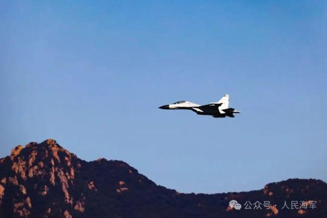 海军航空兵超燃训练现场图片来了 沉浸式感受实战对抗