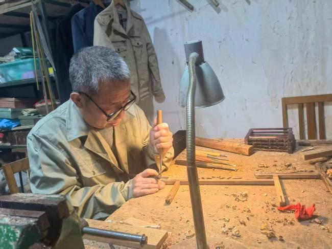 非遗技艺“触网”北京宫灯破圈 点亮文化新价值